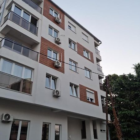 Lester Apartments Escópia Exterior foto